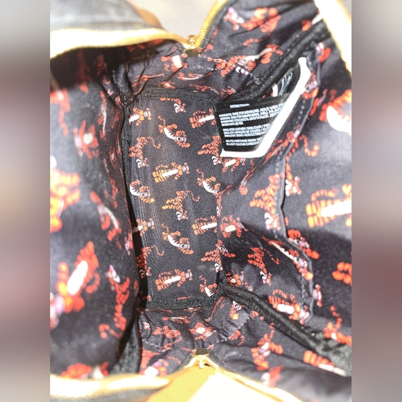 Disney Loungefly Tigger Winnie the Pooh Backpack - Picture 4 of 4